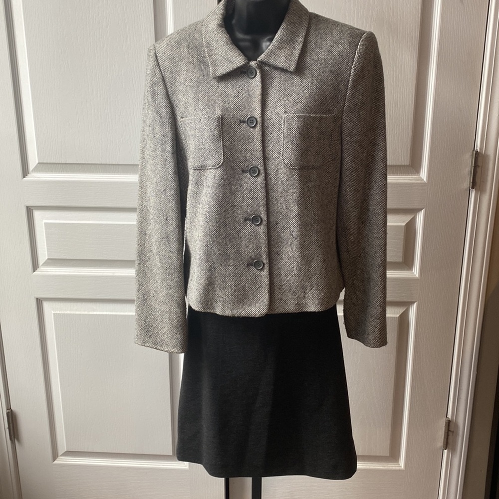 PRE-OWNED WOMEN’S SHORT TWEED JACKET - Picture 11 of 12